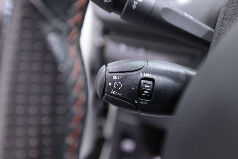 PEUGEOT 2008 24