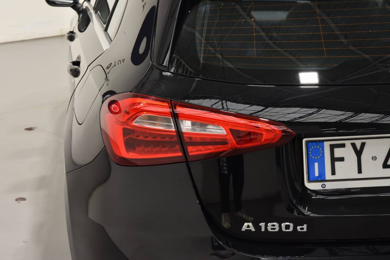 MERCEDES-BENZ A 180 31