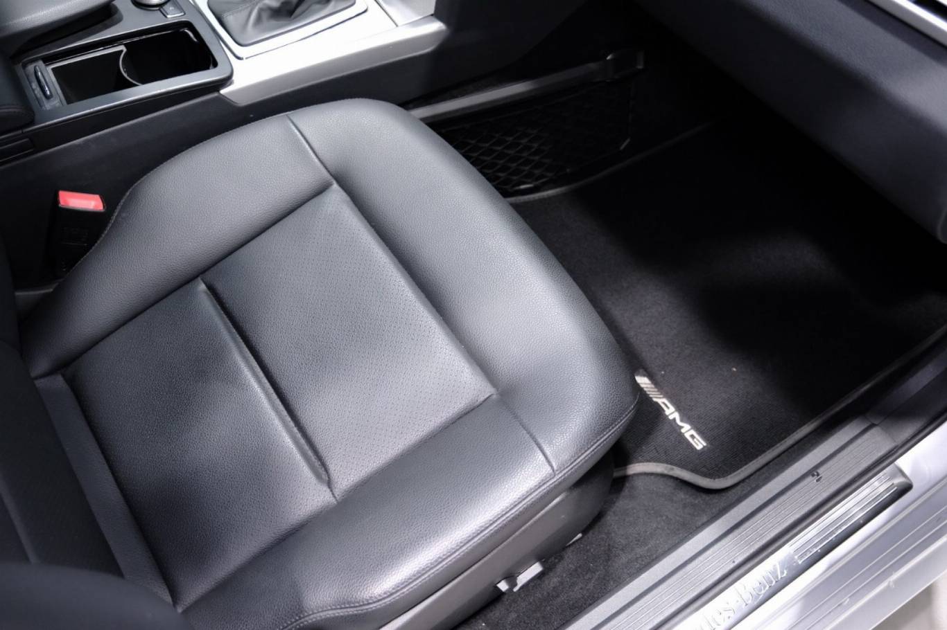 MERCEDES-BENZ E 250 69