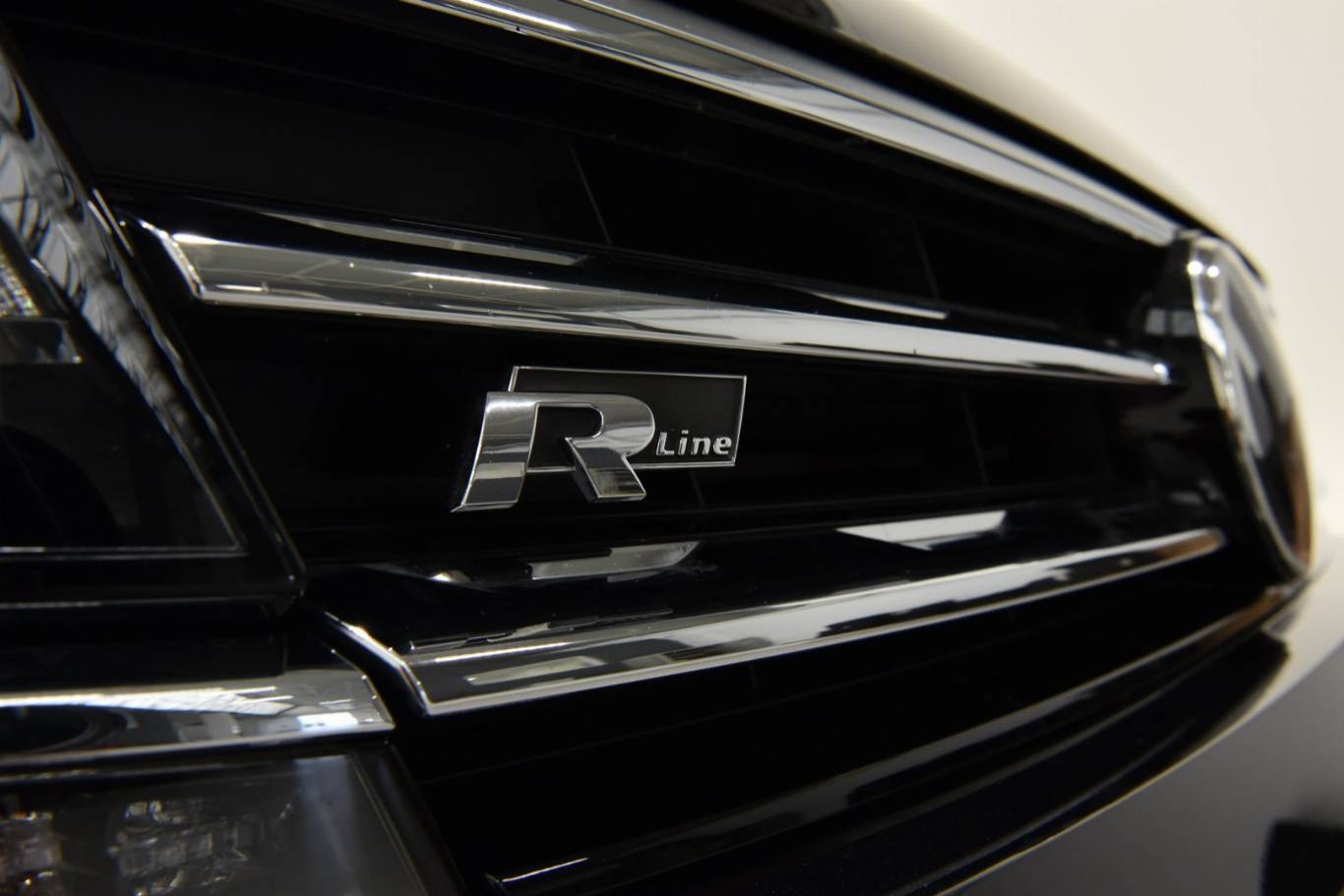 VOLKSWAGEN Tiguan 53