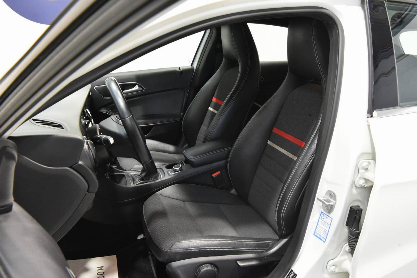 MERCEDES-BENZ A 180 4