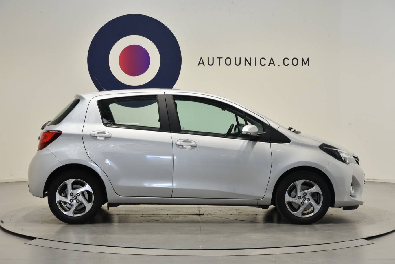 TOYOTA Yaris 29