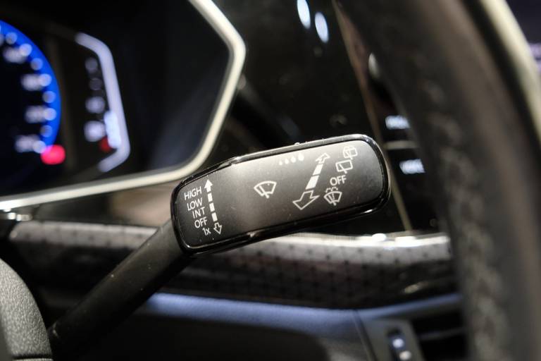 VOLKSWAGEN T-Cross 24