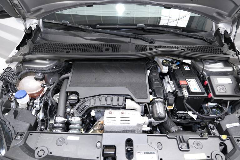 PEUGEOT 208 76