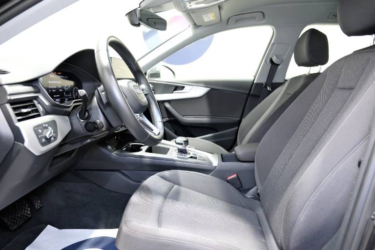 AUDI A4 20