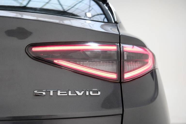 ALFA ROMEO Stelvio 45
