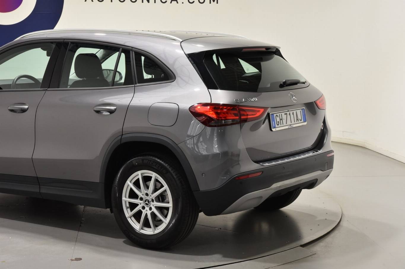 MERCEDES-BENZ GLA 180 22