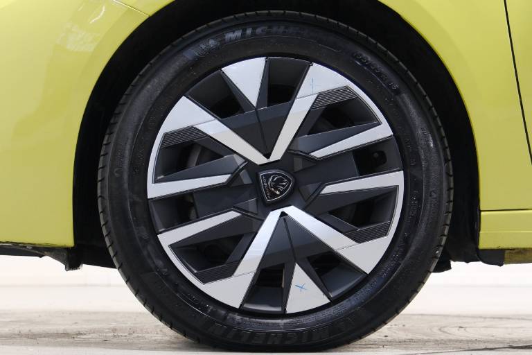 PEUGEOT 208 14
