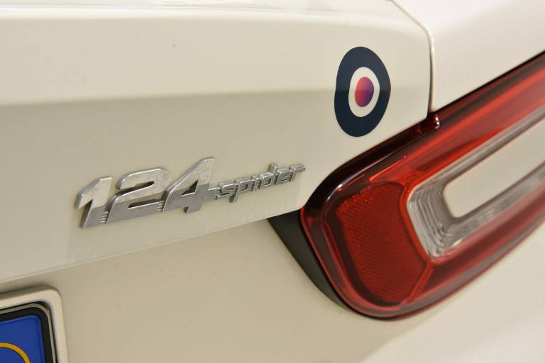 FIAT 124 Spider 45