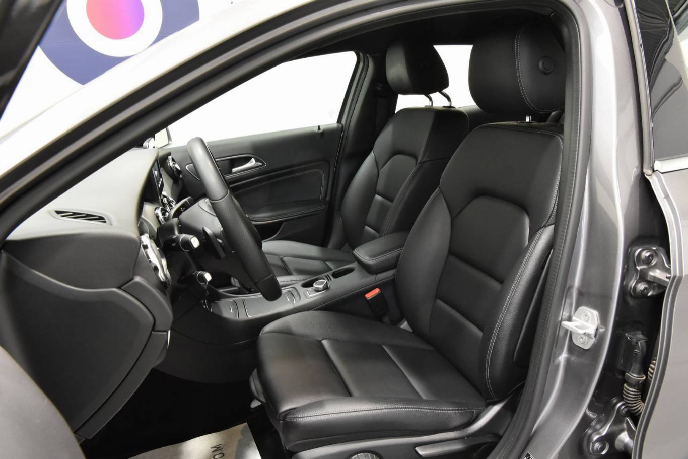 MERCEDES-BENZ GLA 200 4