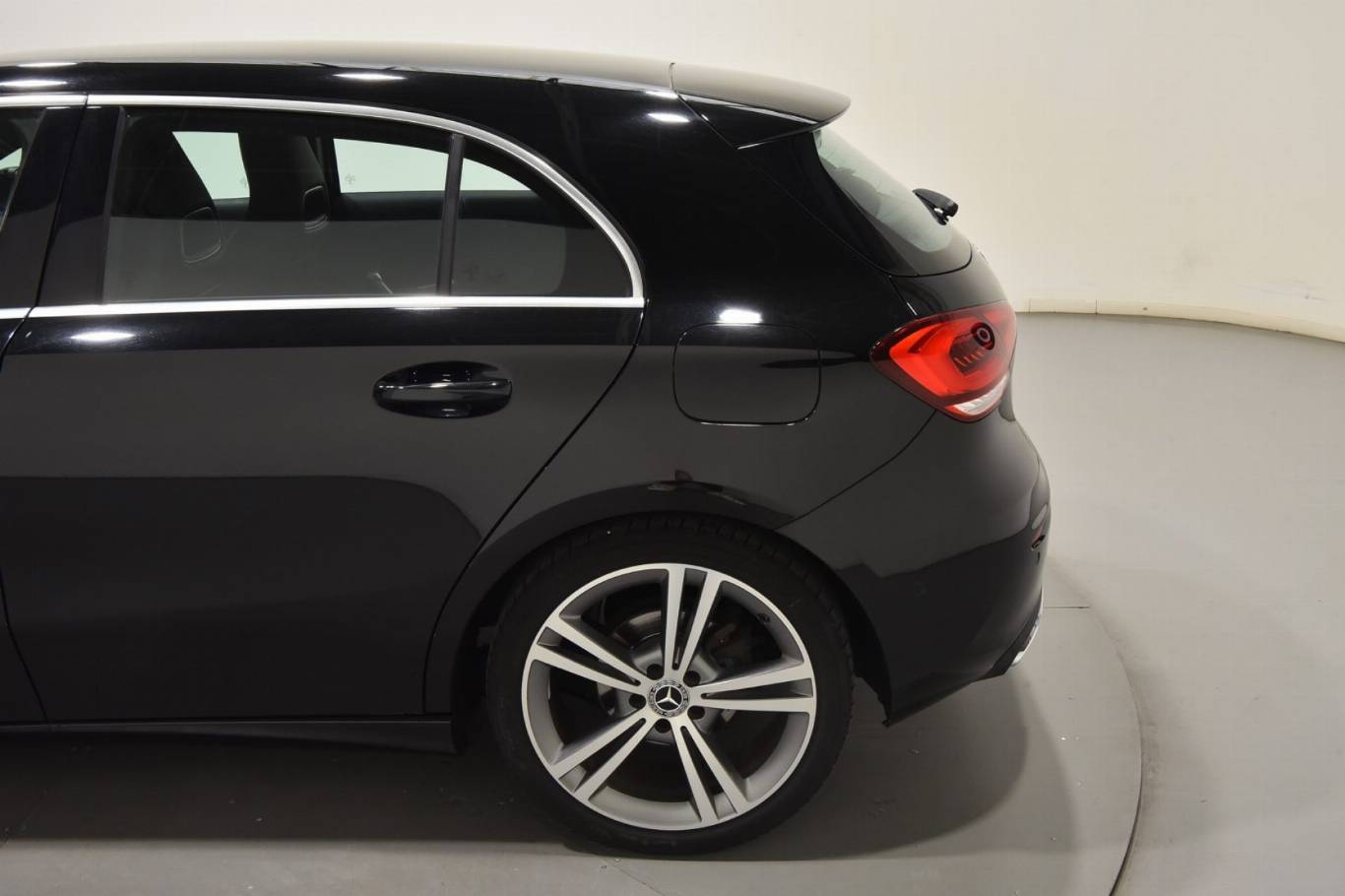 MERCEDES-BENZ A 180 39