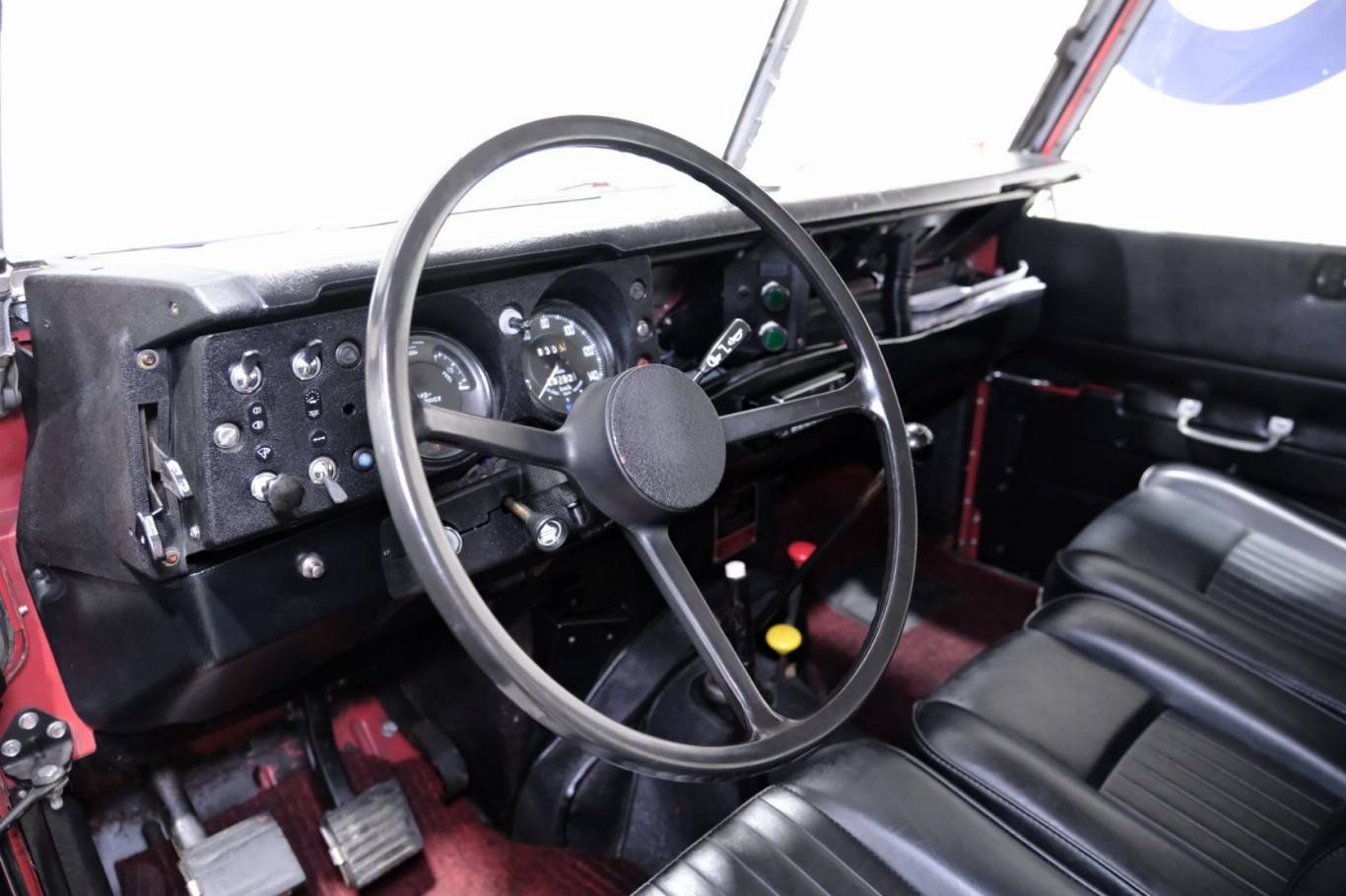 LAND ROVER Defender 5