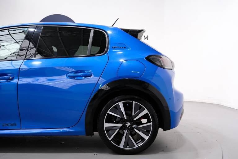 PEUGEOT 208 48