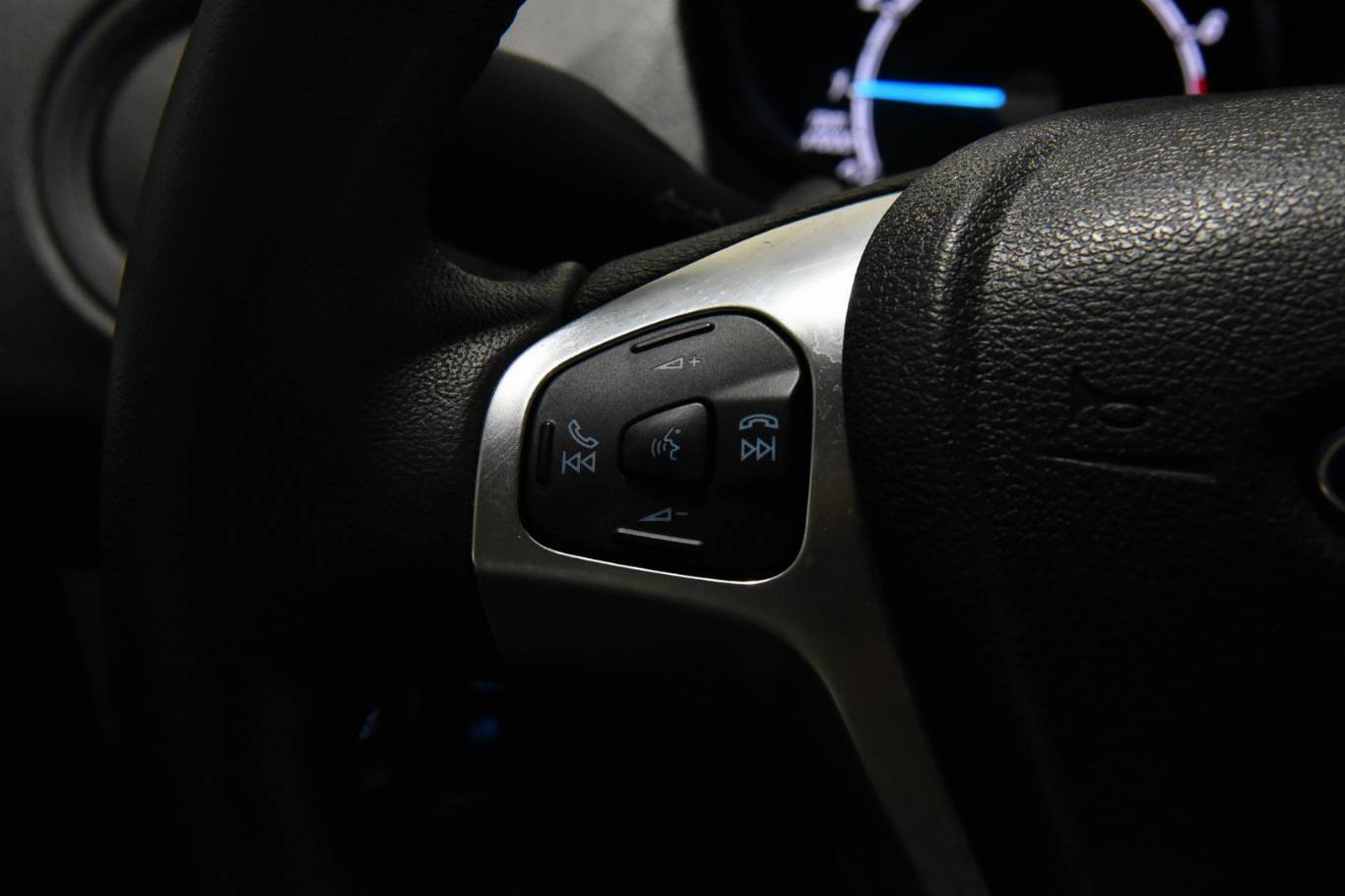 FORD Tourneo Courier 7