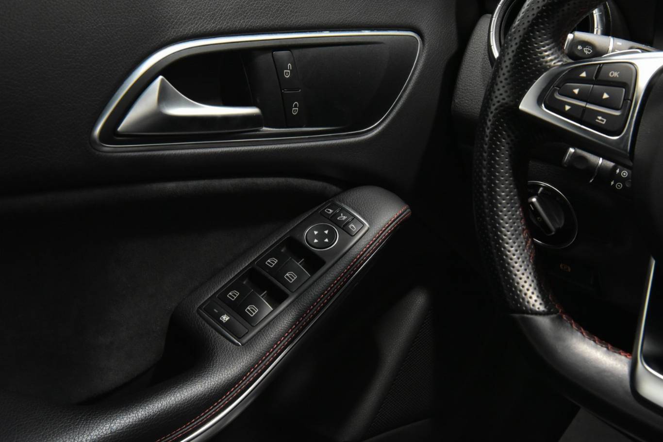 MERCEDES-BENZ CLA 200 48