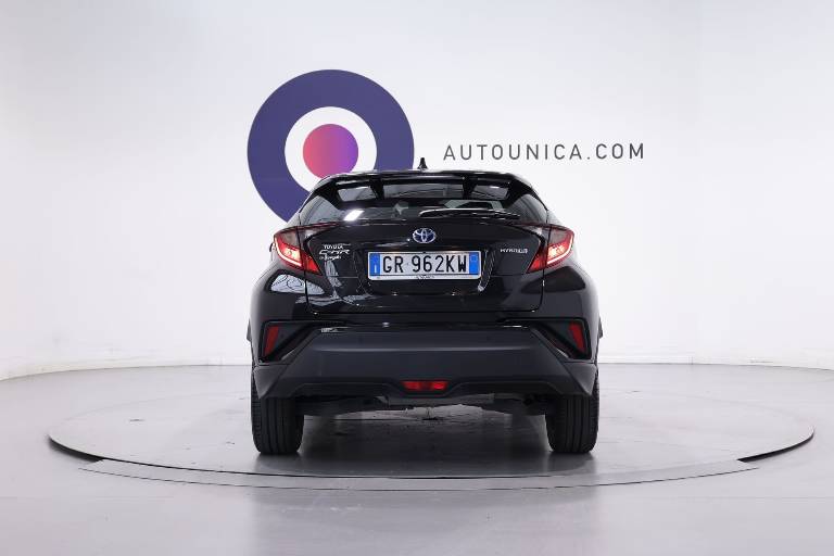 TOYOTA C-HR 9