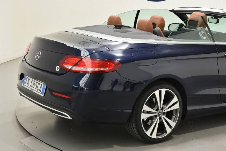 MERCEDES-BENZ C 220 18