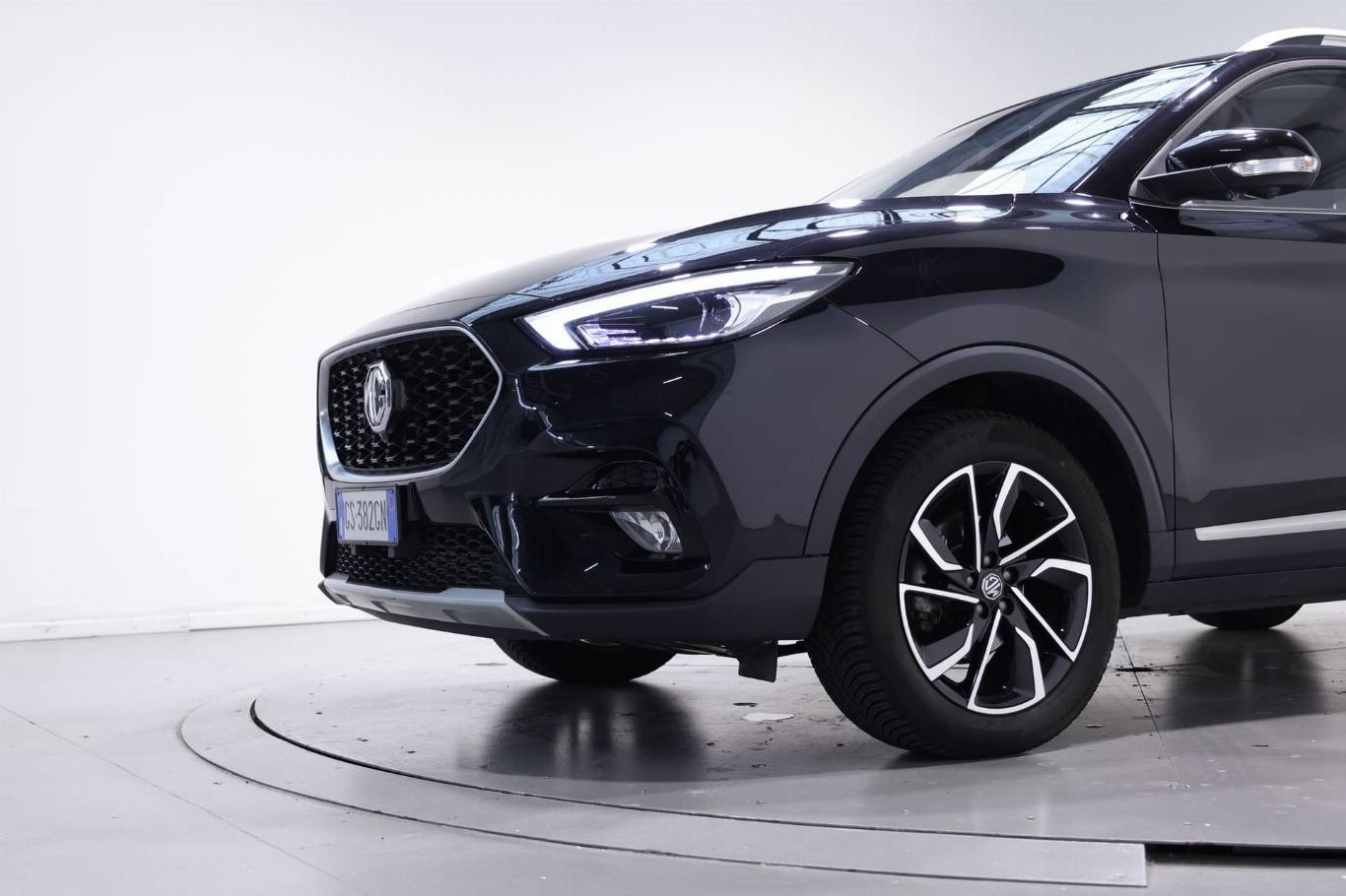 MG ZS 11