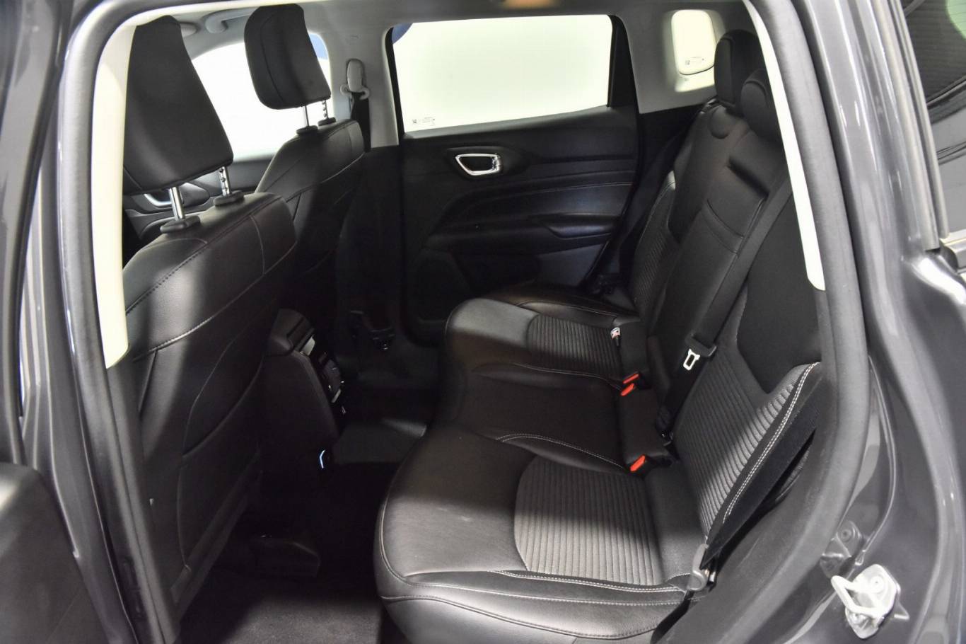 JEEP Compass 27