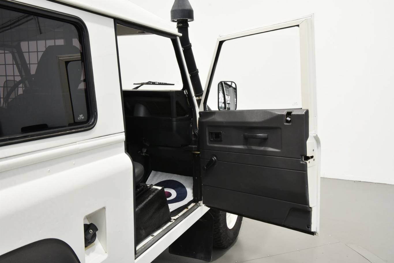 LAND ROVER Defender 41