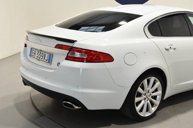 JAGUAR XF 21