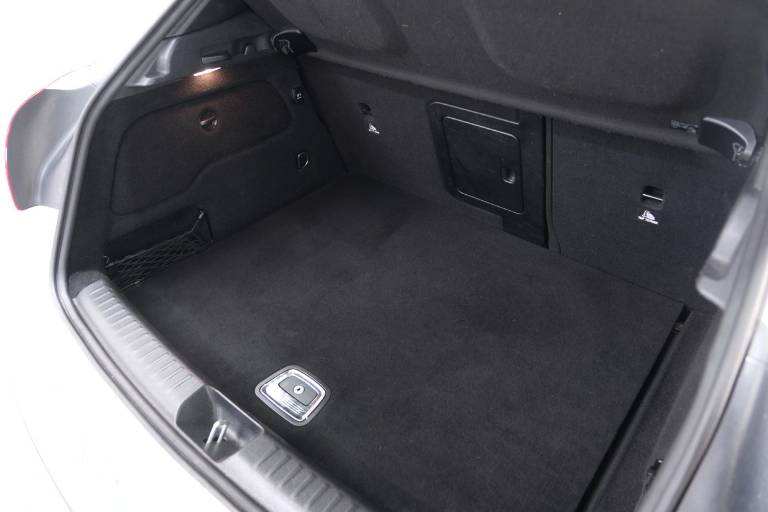 MERCEDES-BENZ GLA 220 63