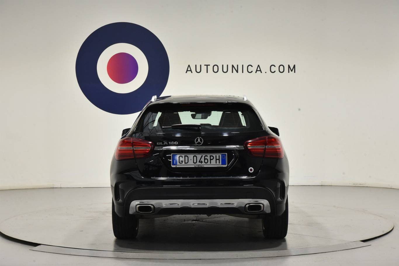 MERCEDES-BENZ GLA 180 6