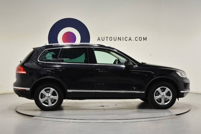 VOLKSWAGEN Touareg 31