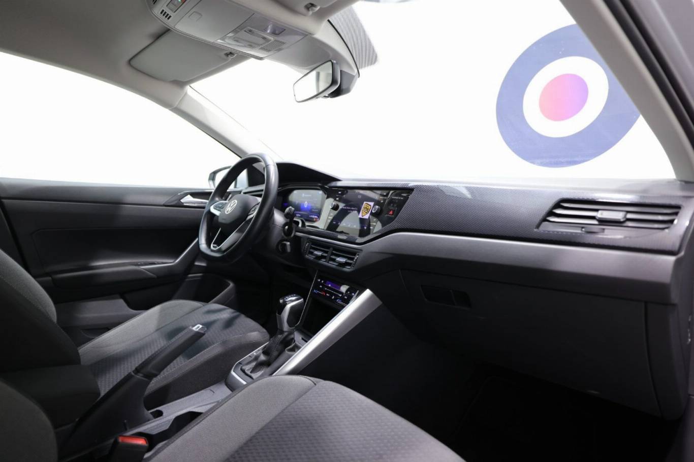 VOLKSWAGEN Polo 45