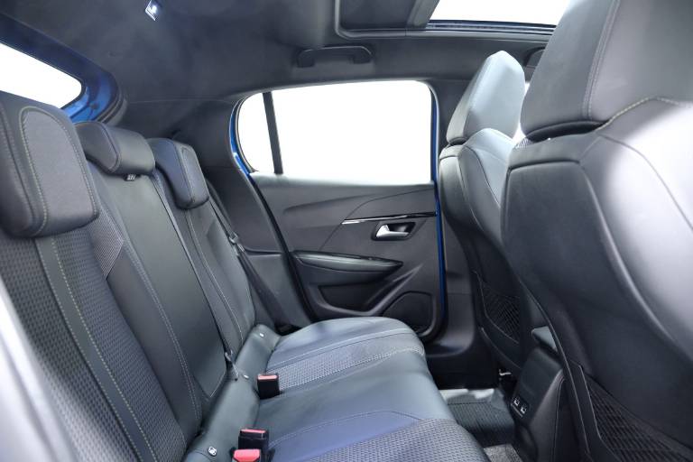 PEUGEOT 208 65