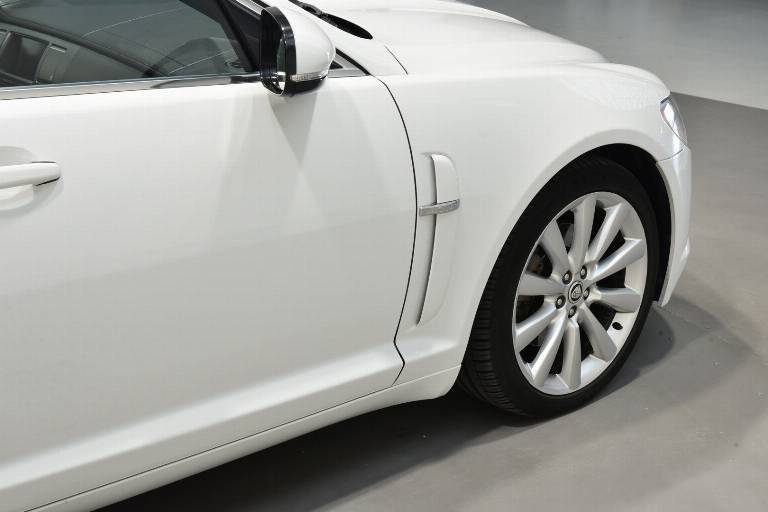 JAGUAR XF 49