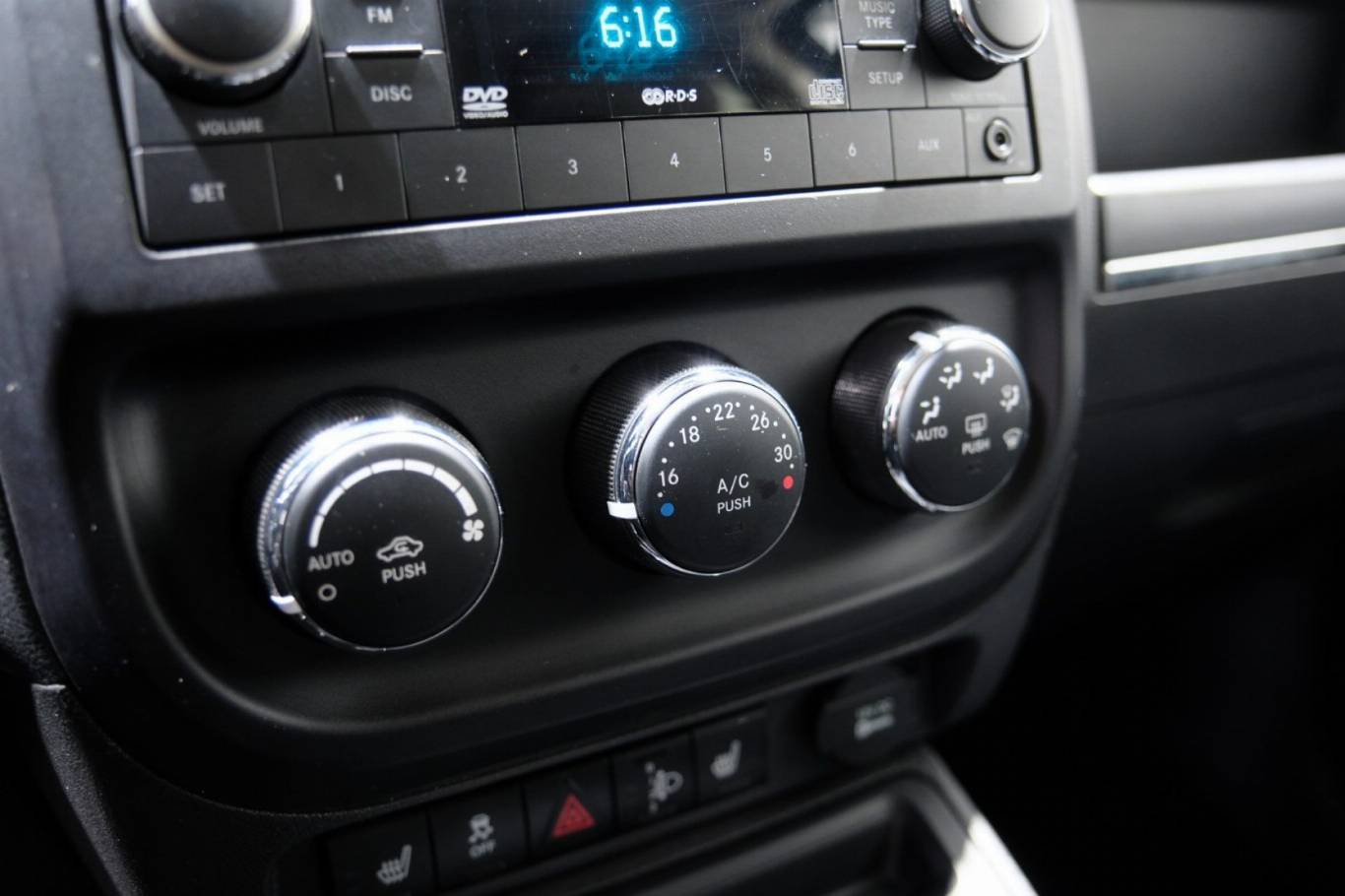 JEEP Compass 28