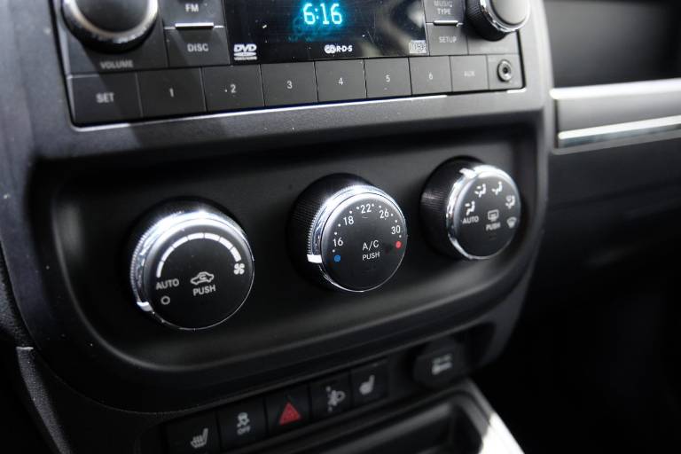 JEEP Compass 28