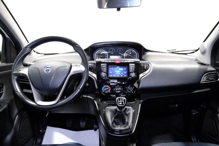 LANCIA Ypsilon 9