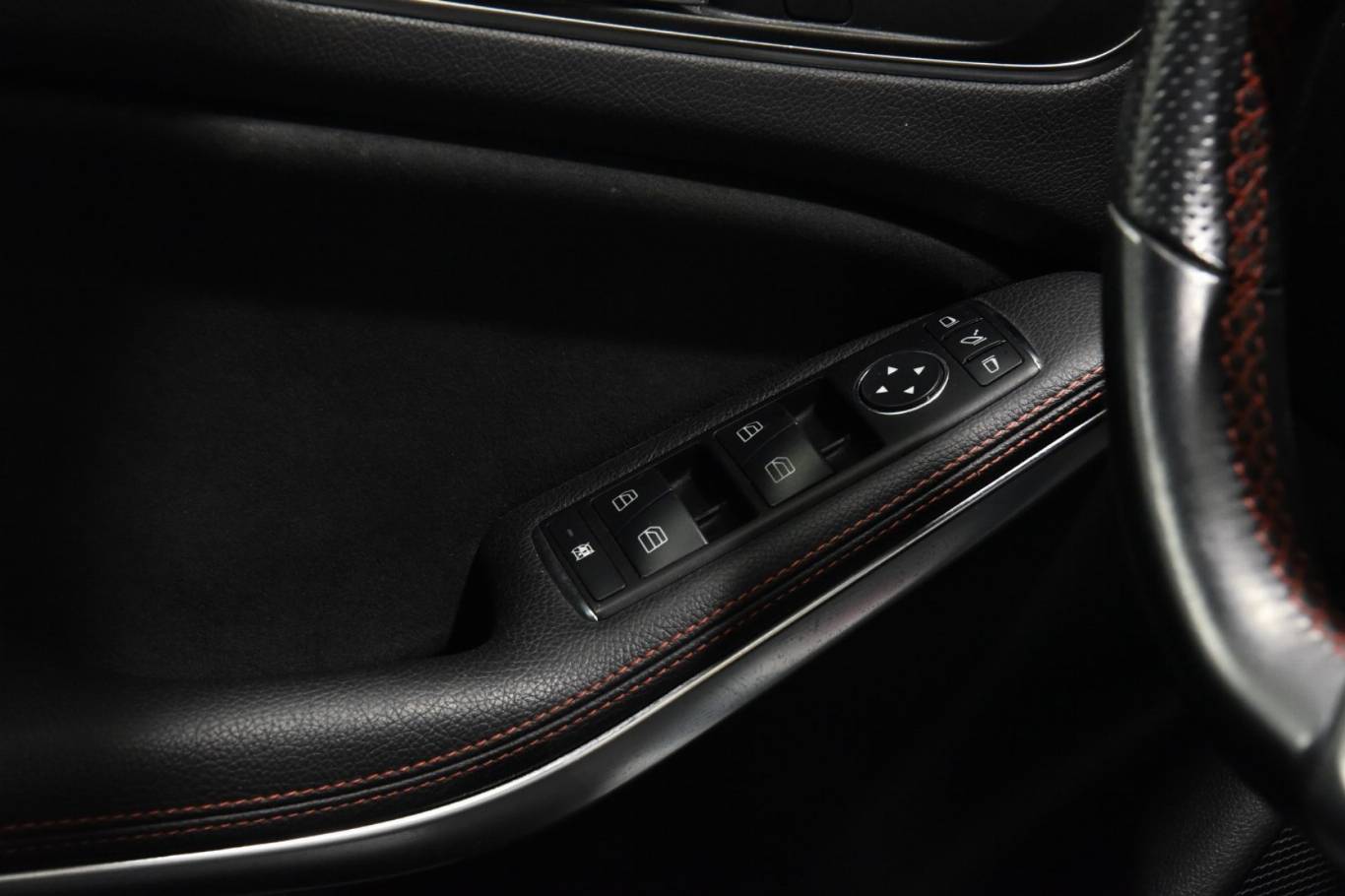 MERCEDES-BENZ A 180 25