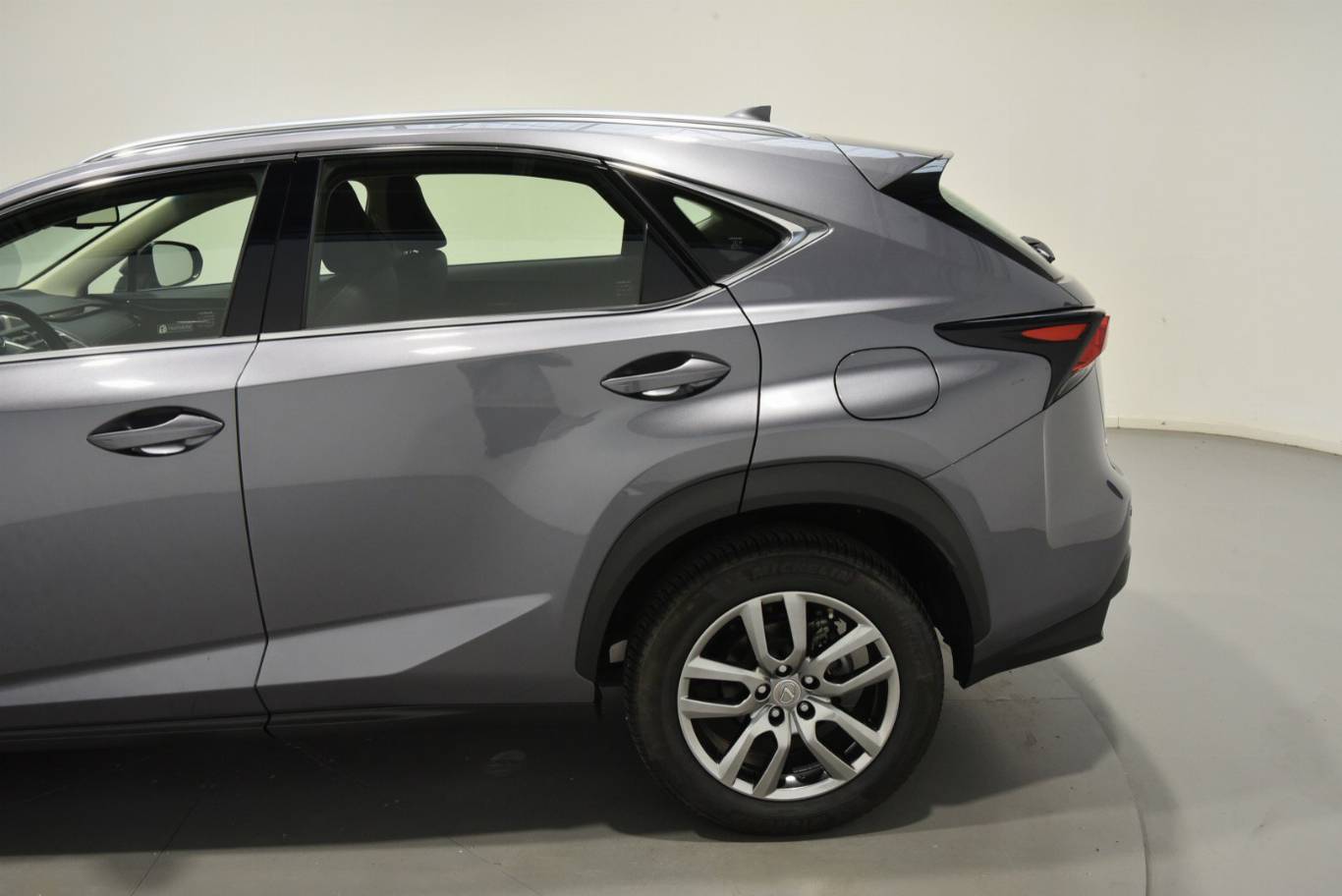 LEXUS NX 300h 51