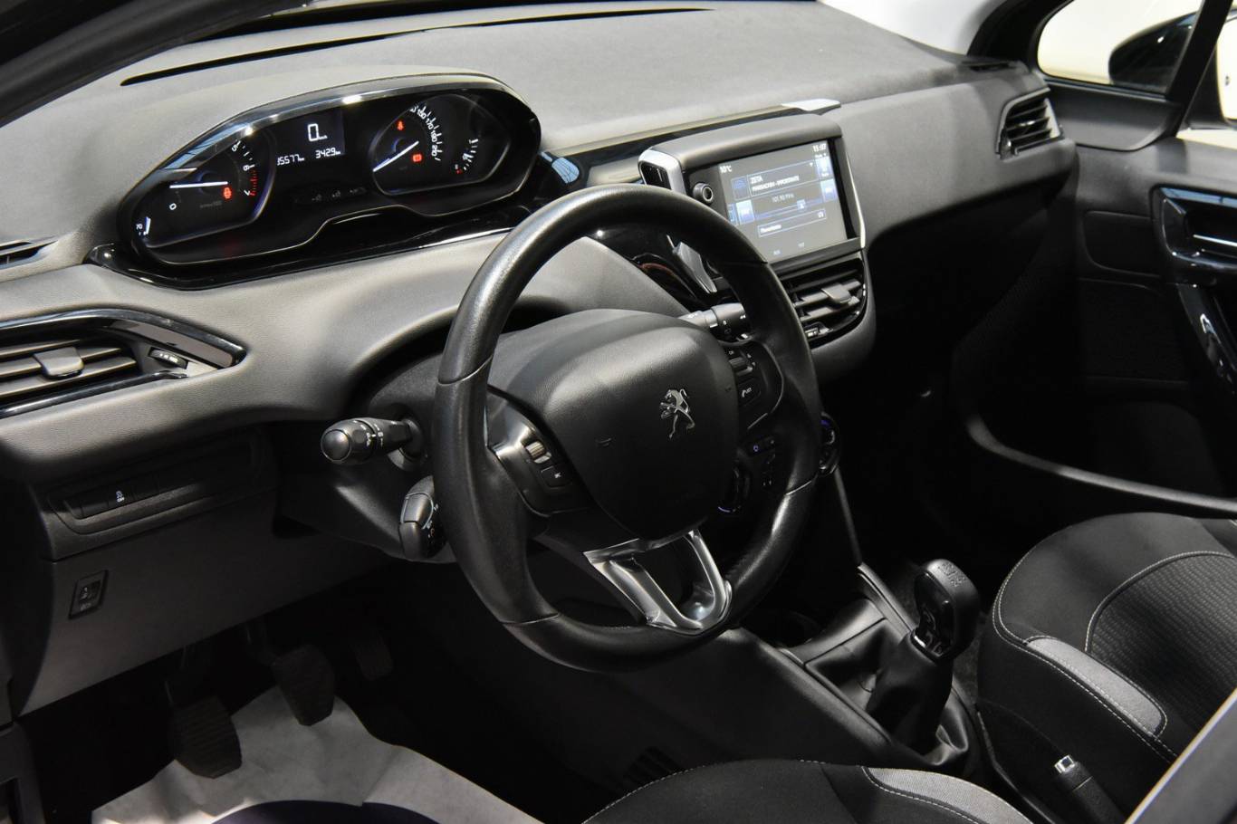 PEUGEOT 208 3