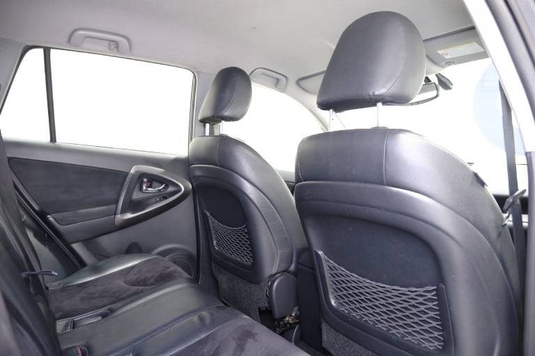 TOYOTA RAV 4 MY23 59