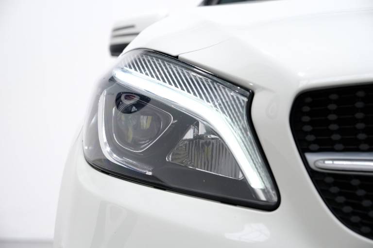 MERCEDES-BENZ A 180 15