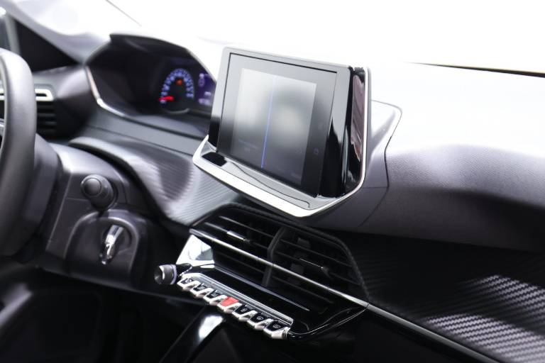 PEUGEOT 208 44