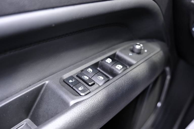 JEEP Compass 33