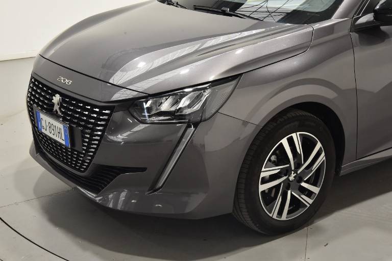 PEUGEOT 208 33