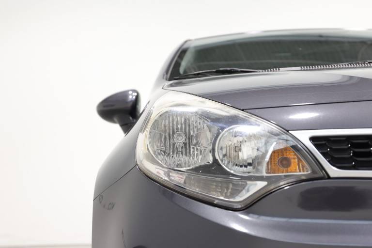 KIA Rio 12