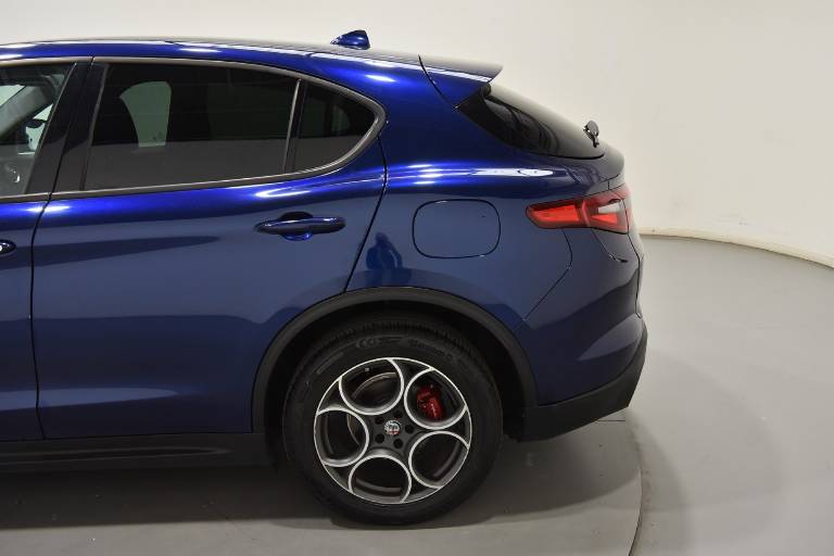 ALFA ROMEO Stelvio 39