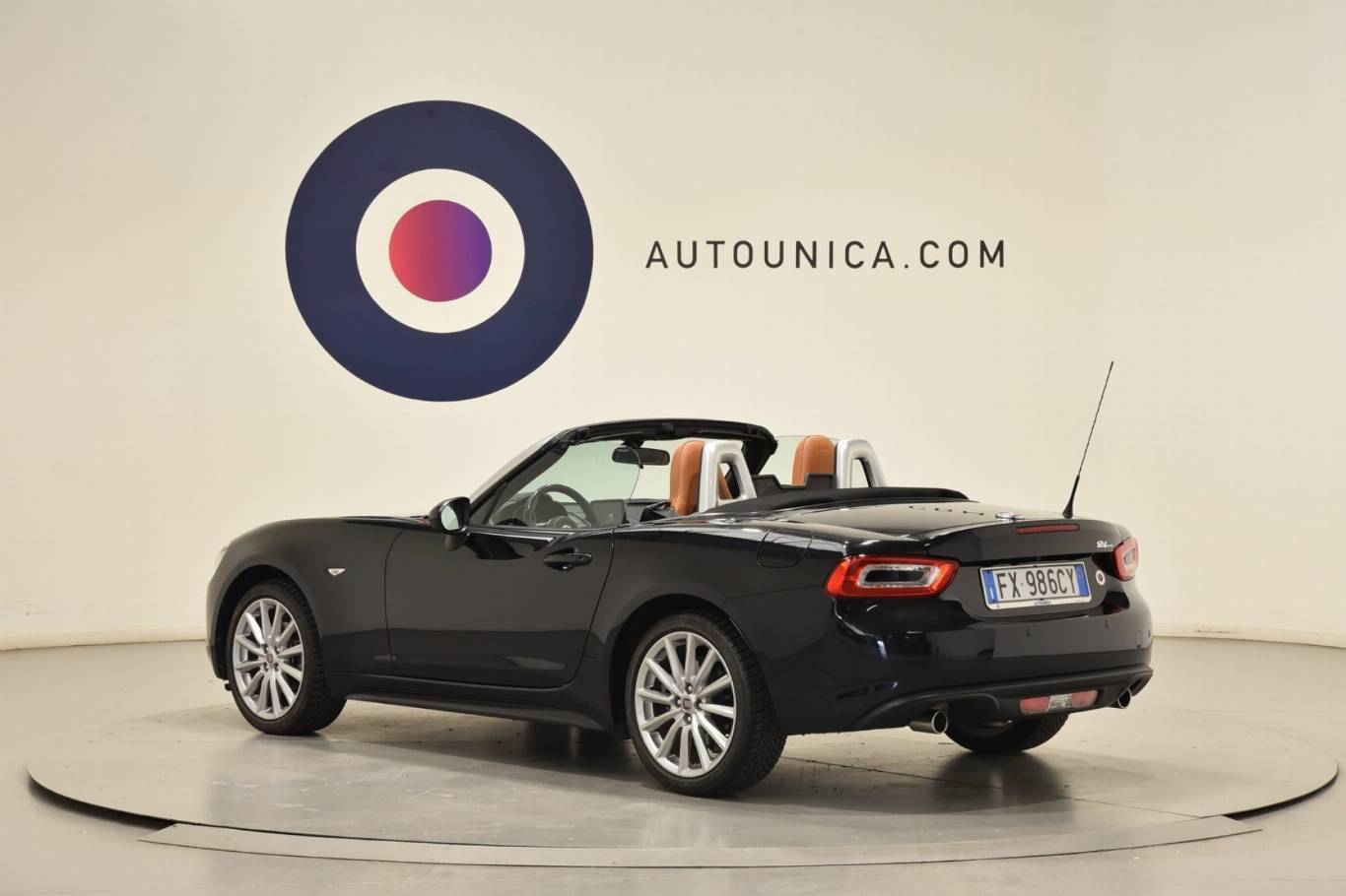 FIAT 124 Spider 2