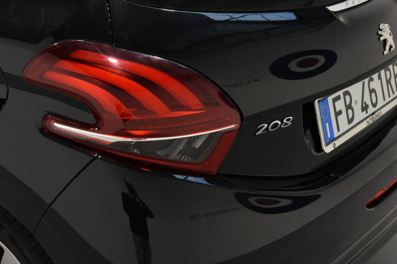 PEUGEOT 208 39