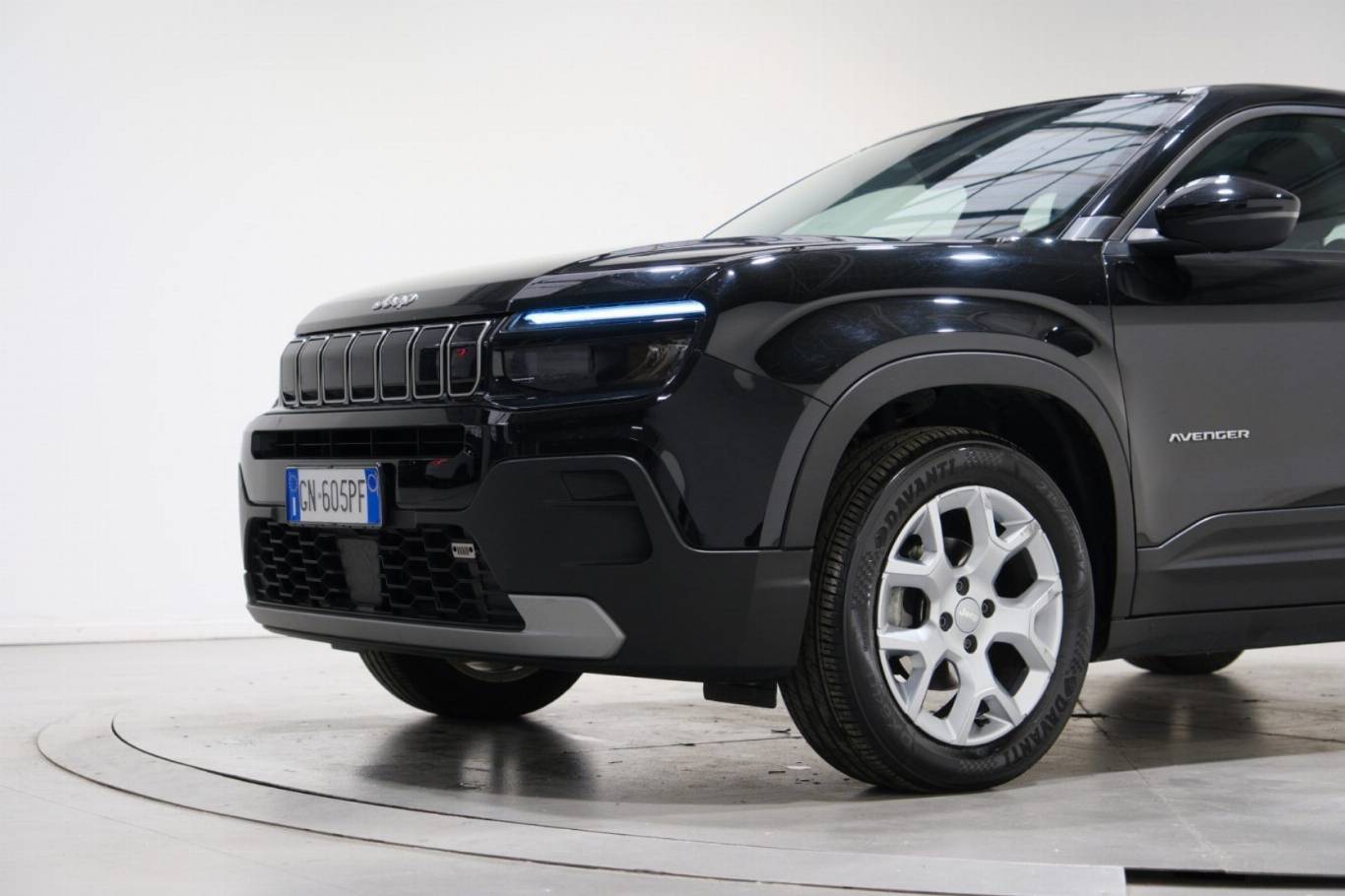 JEEP Avenger 11