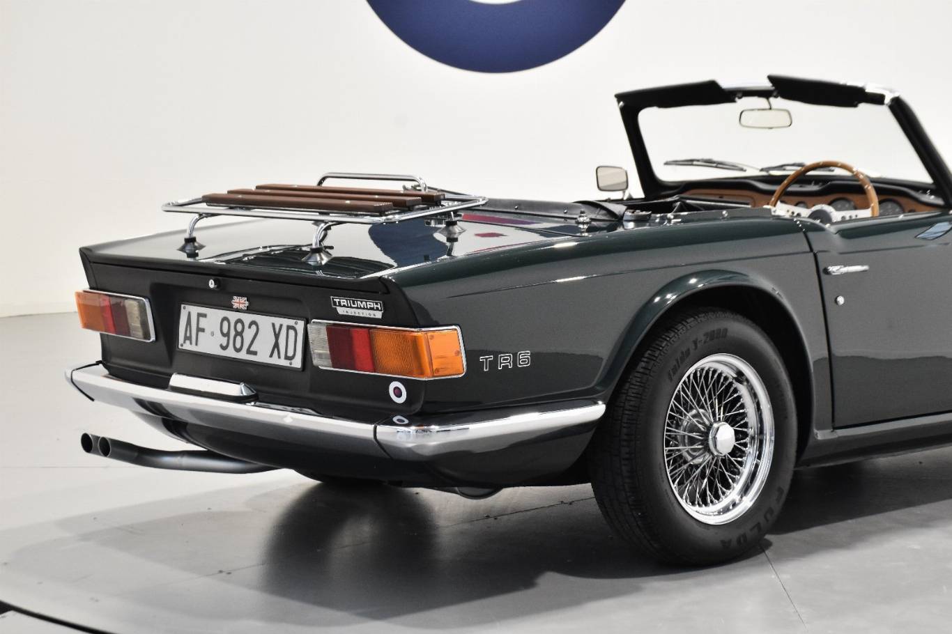 TRIUMPH TR6 16