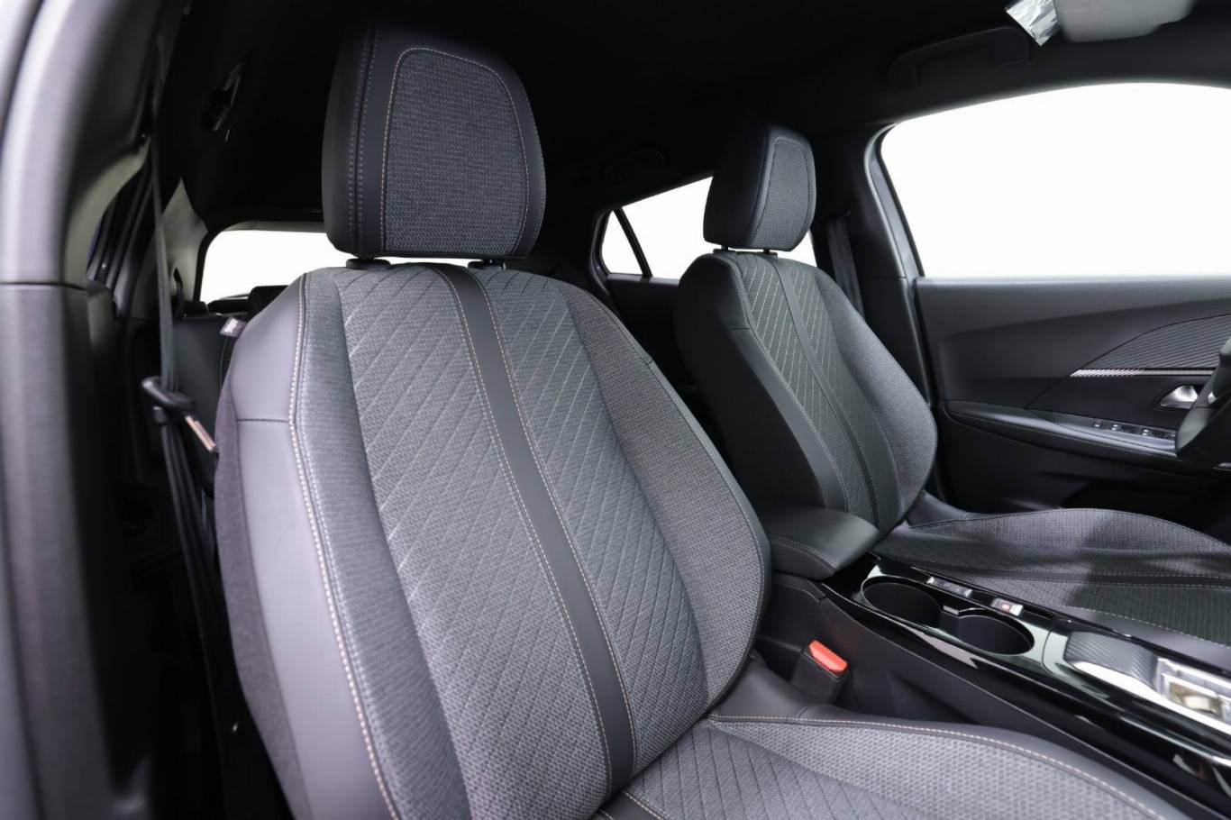 PEUGEOT 2008 43