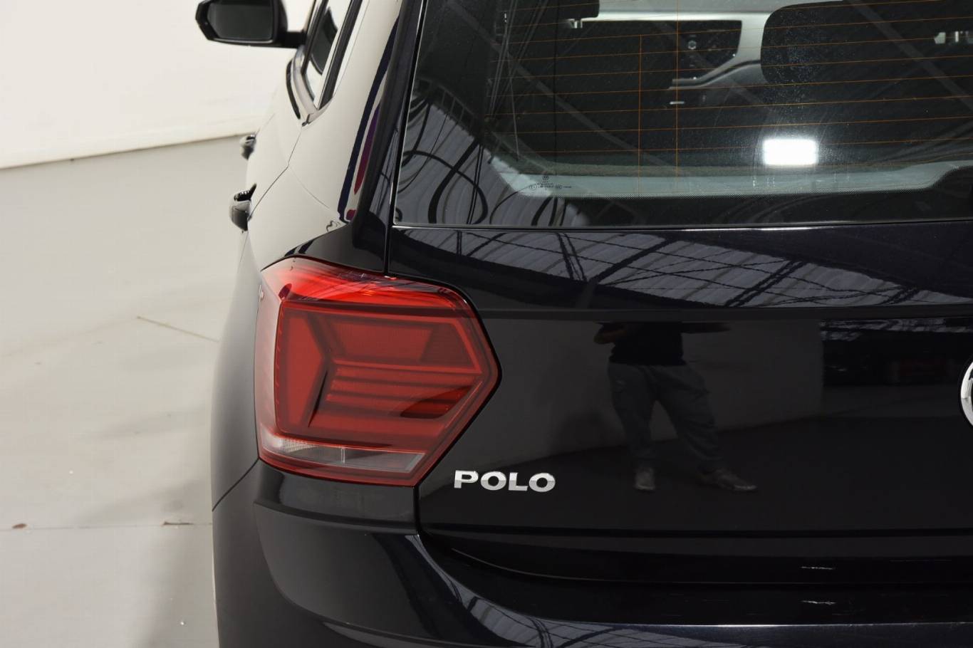 VOLKSWAGEN Polo 15